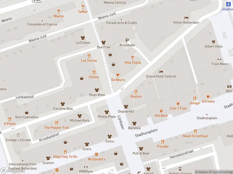 Ambulance met gepaste spoed naar de Kruiskade in Rotterdam