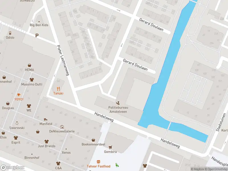 Brandweer met gepaste spoed naar de Binnenhof in Amstelveen vanwege een liftopsluiting