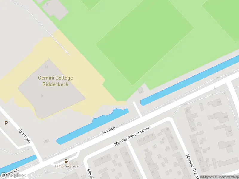 Ambulance met gepaste spoed naar de Sportlaan in Ridderkerk