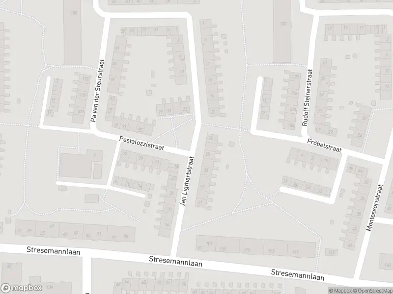 Ambulance met gepaste spoed naar de Montessoristraat in Haarlem