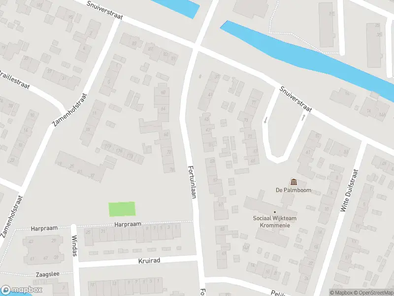 Ambulance met grote spoed naar de Burgemeester van Edenstraat in Krommenie