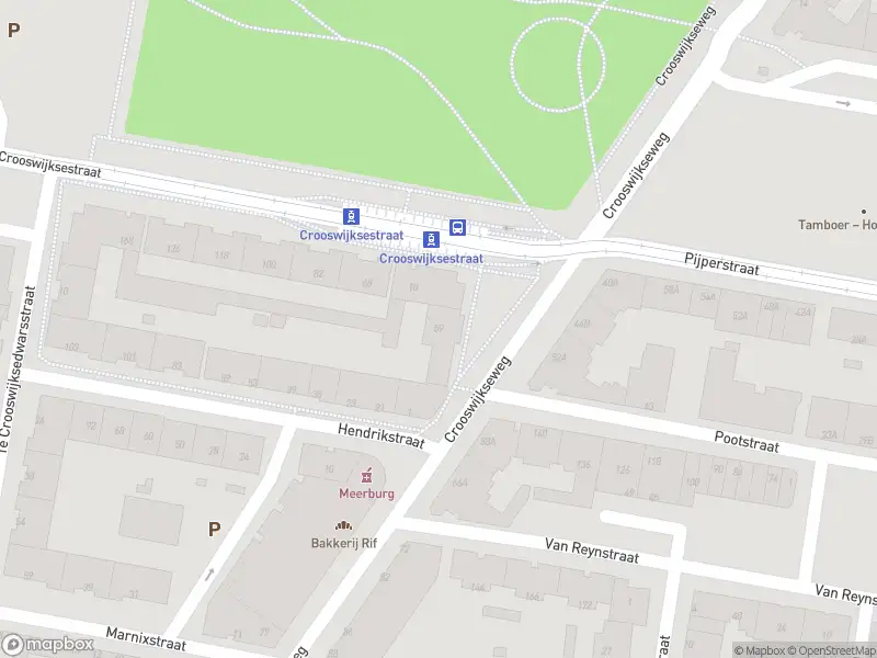 Ambulance met grote spoed naar de Crooswijkseweg in Rotterdam