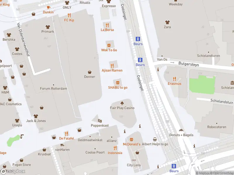 Ambulance met gepaste spoed naar de Coolsingel in Rotterdam