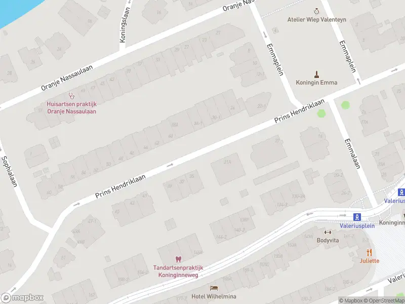 Ambulance met gepaste spoed naar de Sophialaan in Amsterdam