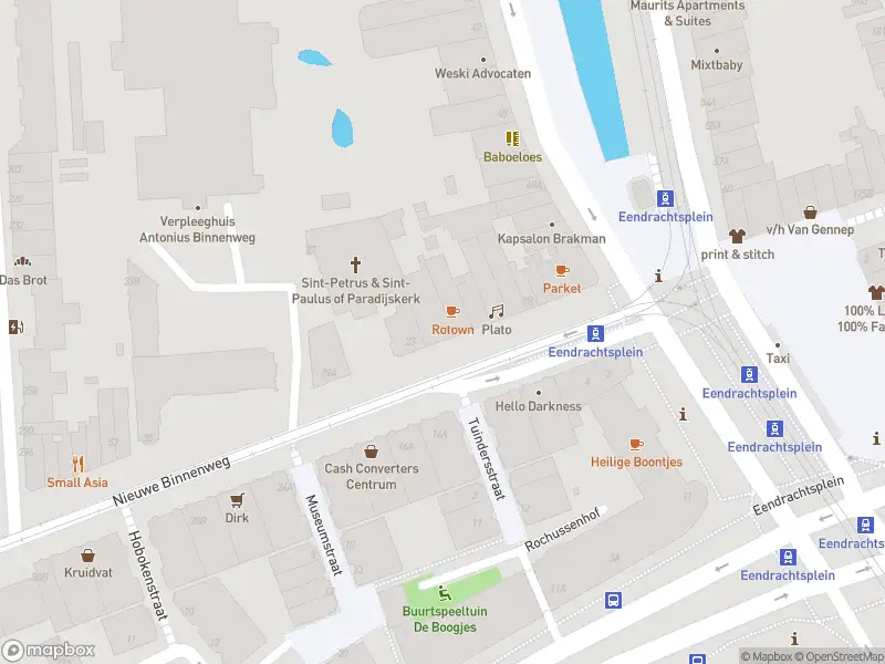 Ambulance met grote spoed naar de Nieuwe Binnenweg in Rotterdam