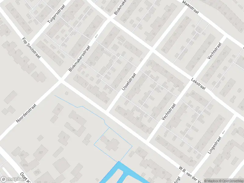 Ambulance met gepaste spoed naar de IJsselstraat in Alblasserdam