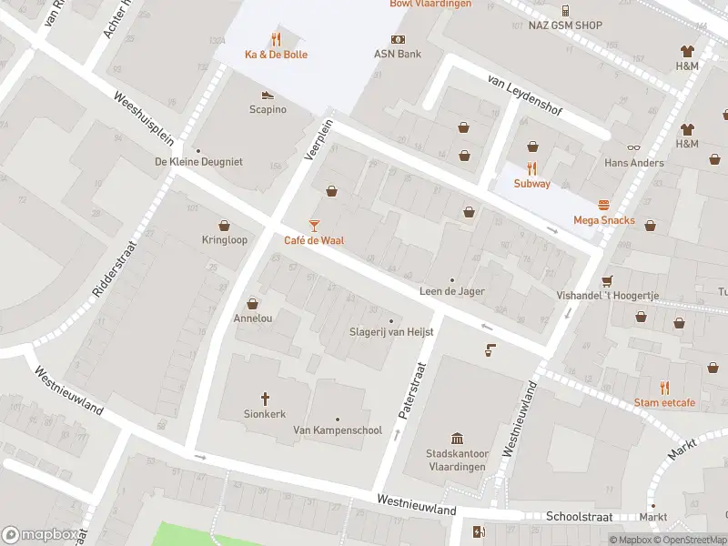 Ambulance met grote spoed naar de Paterstraat in Vlaardingen