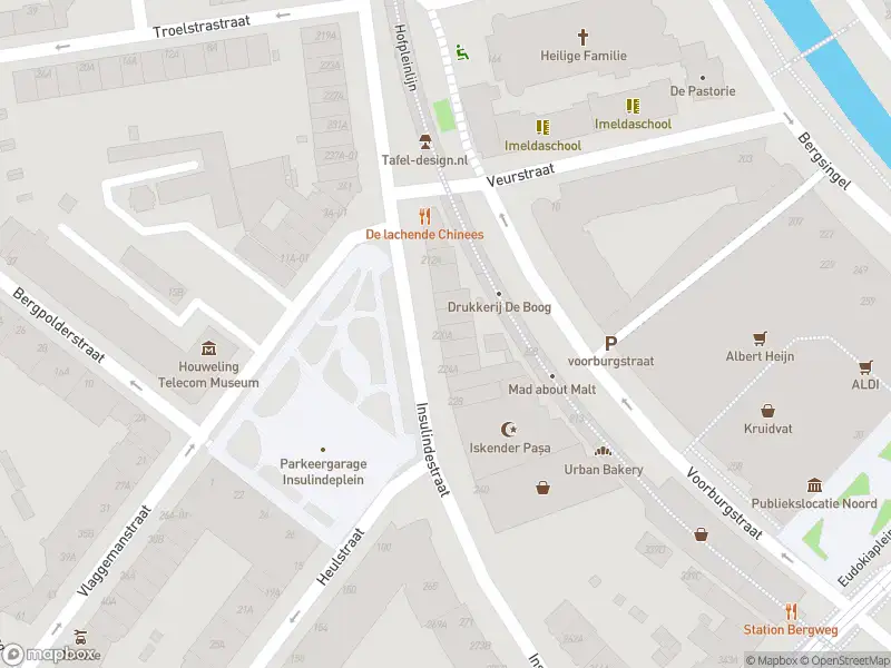 Ambulance met gepaste spoed naar de Insulindestraat in Rotterdam