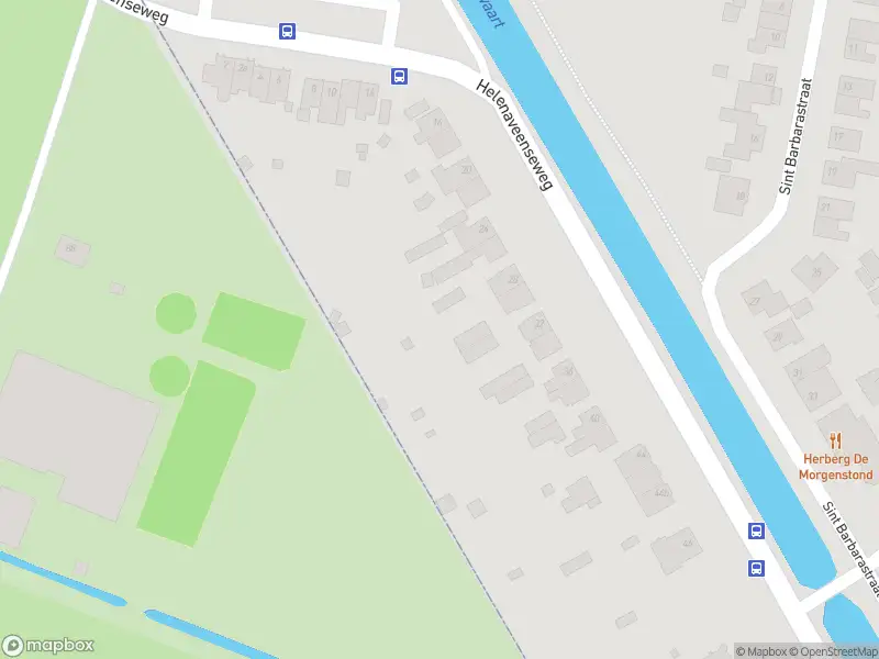 Ambulance met gepaste spoed naar de Helenaveenseweg in Griendtsveen vanwege stormschade