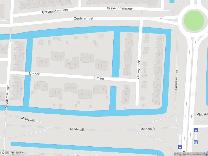 Ambulance met grote spoed naar de IJmeer in Barendrecht
