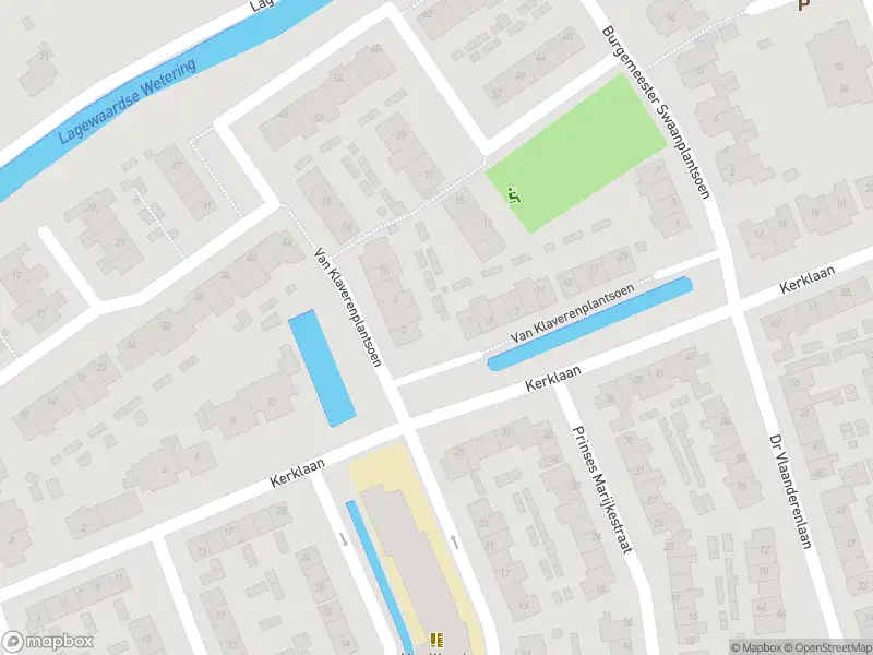 Ambulance met grote spoed naar de Van Klaverenplantsoen in Koudekerk aan den Rijn