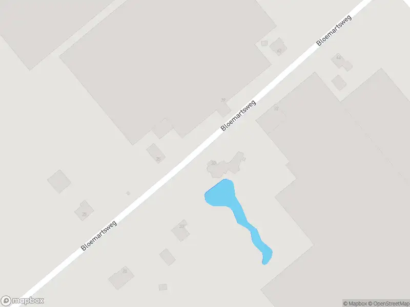 Brandweer met gepaste spoed naar de Bloemartsweg in Venlo vanwege een buitenbrand