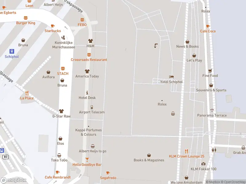 Ambulance met grote spoed naar de Vertrekpassage in Schiphol