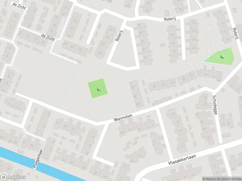 Brandweer met gepaste spoed naar de Dreef in Hellevoetsluis vanwege stormschade