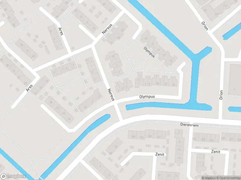 Ambulance met grote spoed naar de Olympus in Hellevoetsluis