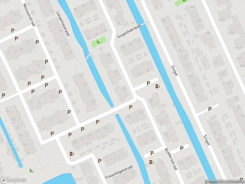 Brandweer met grote spoed naar de Kwaklaan in Wateringen vanwege voertuigen te water