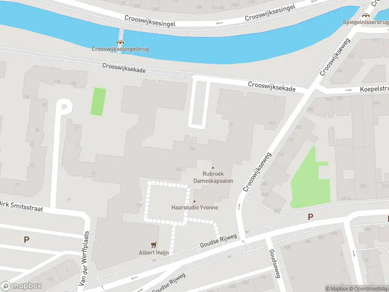 Ambulance met gepaste spoed naar de Crooswijksekade in Rotterdam