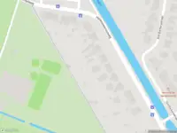 Ambulance met gepaste spoed naar de Helenaveenseweg in Griendtsveen vanwege stormschade