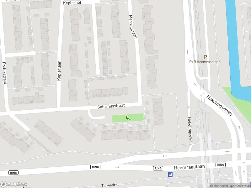 Ambulance met gepaste spoed naar de Saturnusstraat in Spijkenisse