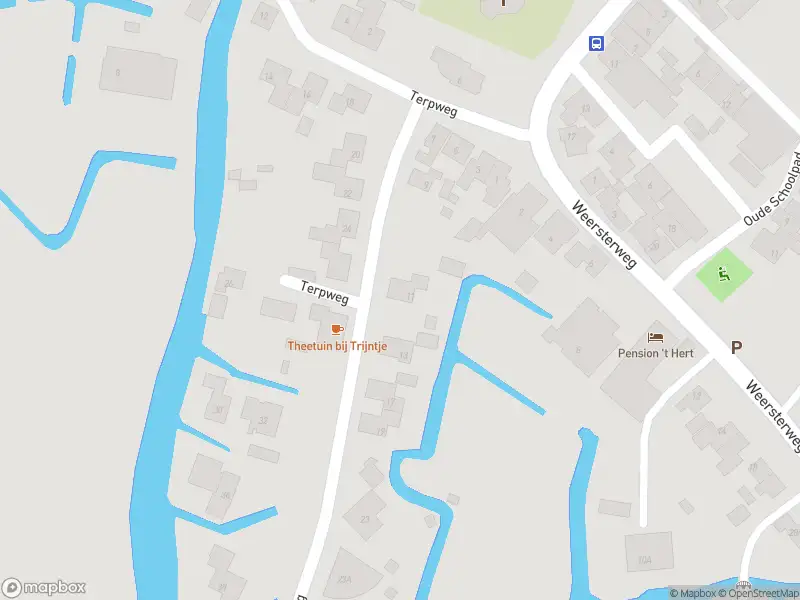 Ambulance met grote spoed naar de Terpweg in Wons
