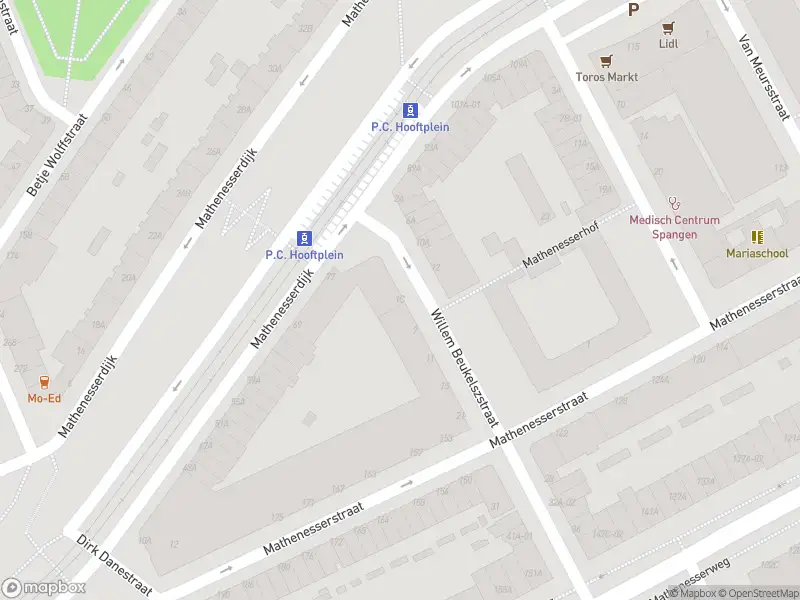 Ambulance met grote spoed naar de Willem Beukelszstraat in Rotterdam