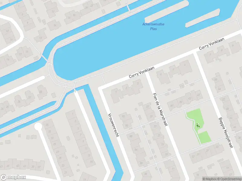 Ambulance met grote spoed naar de Corry Vonklaan in Pijnacker