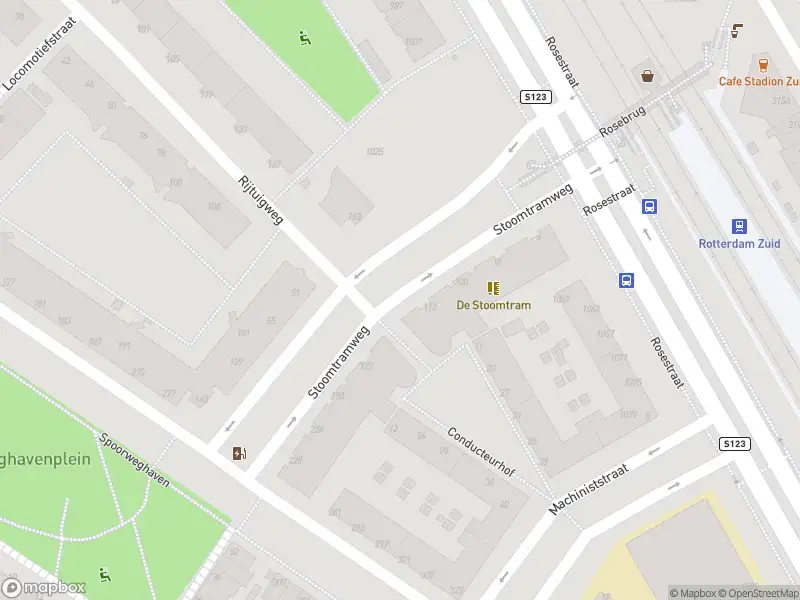 Brandweer met gepaste spoed naar de Stoomtramweg in Rotterdam vanwege een liftopsluiting