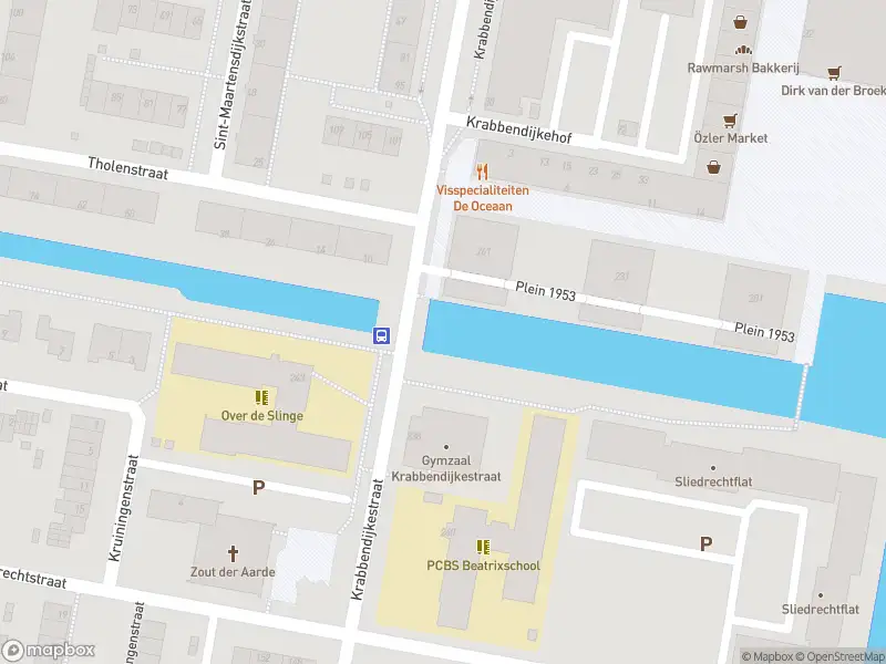 Ambulance met gepaste spoed naar de Krabbendijkestraat in Rotterdam