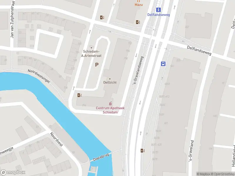 Ambulance met grote spoed naar de 's-Gravelandseweg in Schiedam