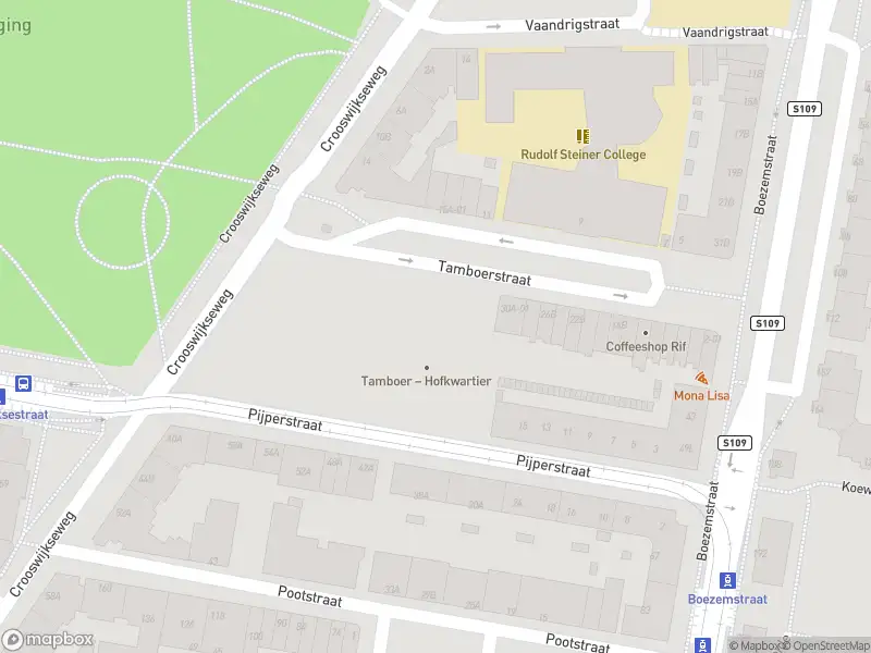 Ambulance met gepaste spoed naar de Tamboerstraat in Rotterdam