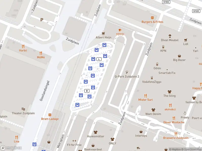 Ambulance met gepaste spoed naar de Zuidplein Hoog in Rotterdam