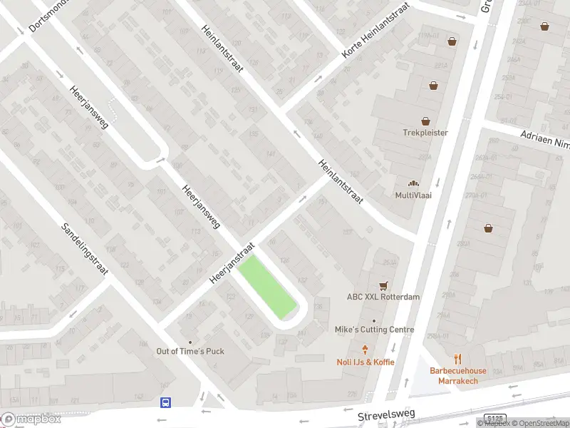 Ambulance met gepaste spoed naar de Heerjanstraat in Rotterdam