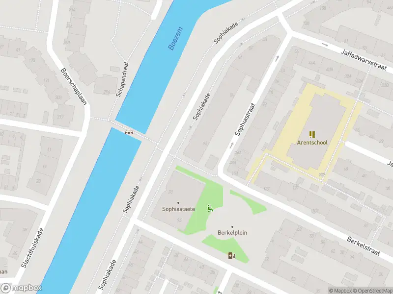 Ambulance met gepaste spoed naar de Sophiakade in Rotterdam