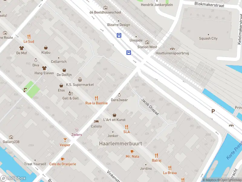 Ambulance met grote spoed naar de Buiten Oranjestraat in Amsterdam