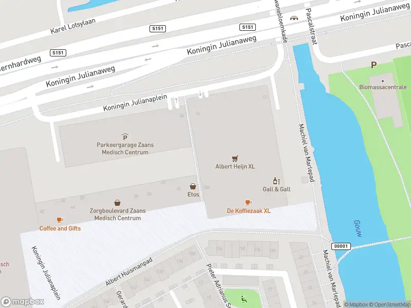 Ambulance met grote spoed naar de Koningin Julianaplein in Zaandam