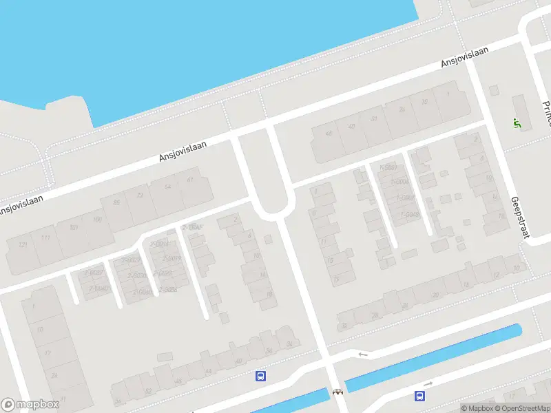 Brandweer met gepaste spoed naar de Scharstraat in Bergen op Zoom vanwege wateroverlast