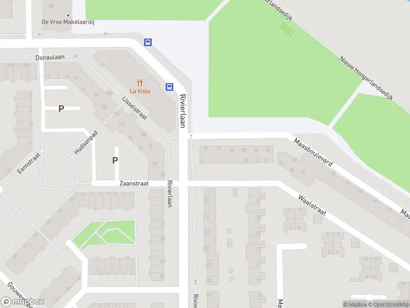Ambulance met gepaste spoed naar de Maasboulevard in Spijkenisse