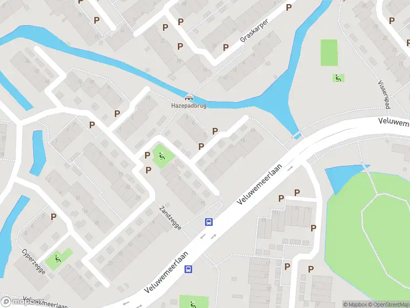 Brandweer met grote spoed naar de Hazezegge in Leiden vanwege waarnemen gaslucht