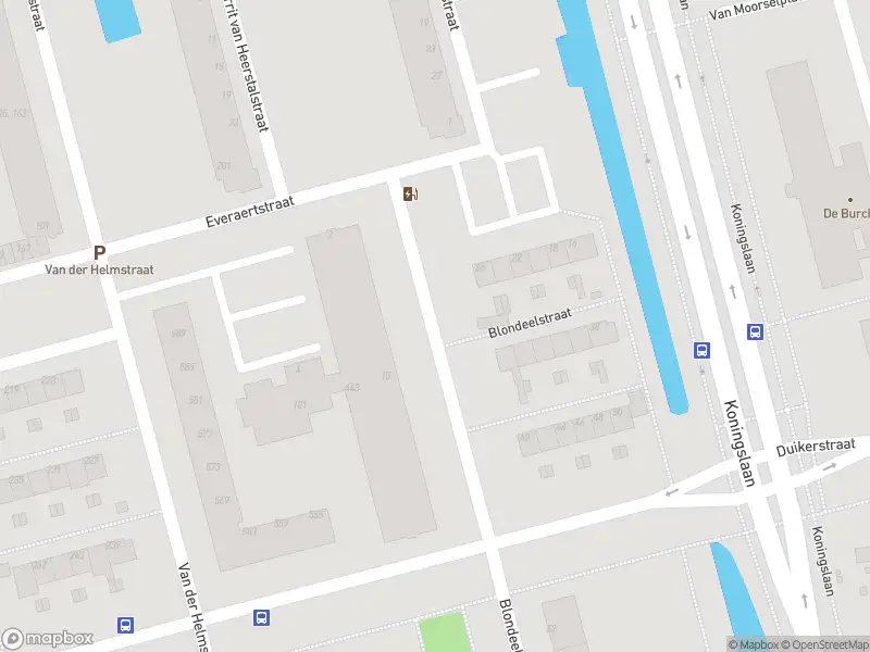 Ambulance met gepaste spoed naar de Blondeelstraat in Rotterdam