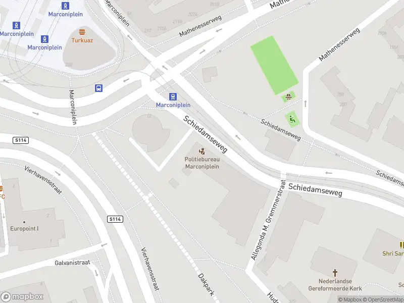 Ambulance met gepaste spoed naar de Schiedamseweg in Rotterdam