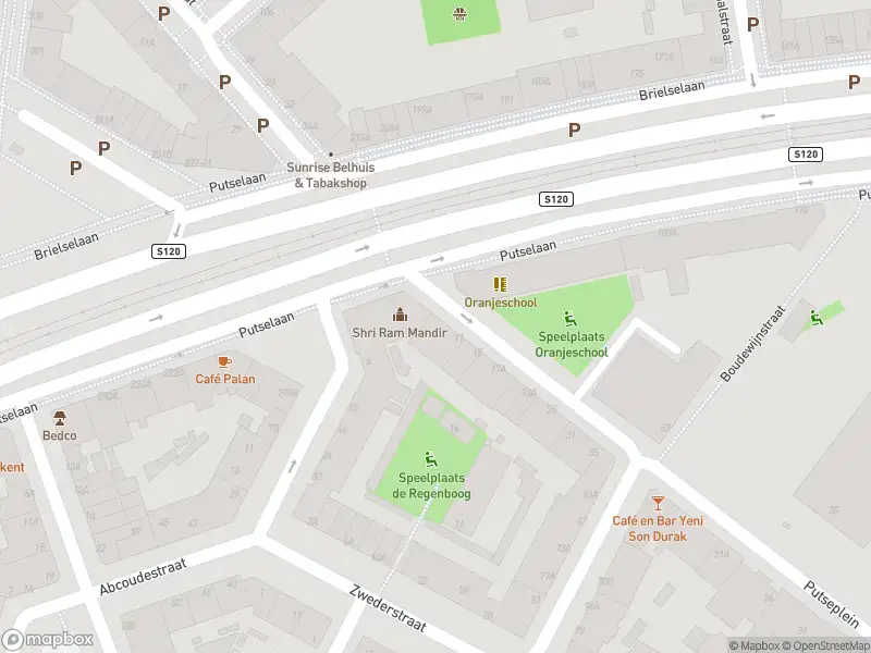 Ambulance met gepaste spoed naar de Blazoenstraat in Rotterdam