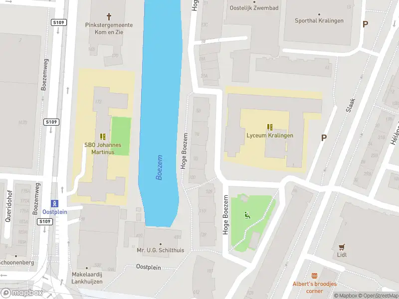 Ambulance met grote spoed naar de Hoge Boezem in Rotterdam