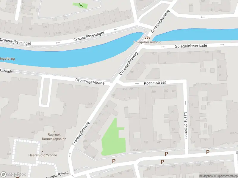 Ambulance met grote spoed naar de Crooswijkseweg in Rotterdam
