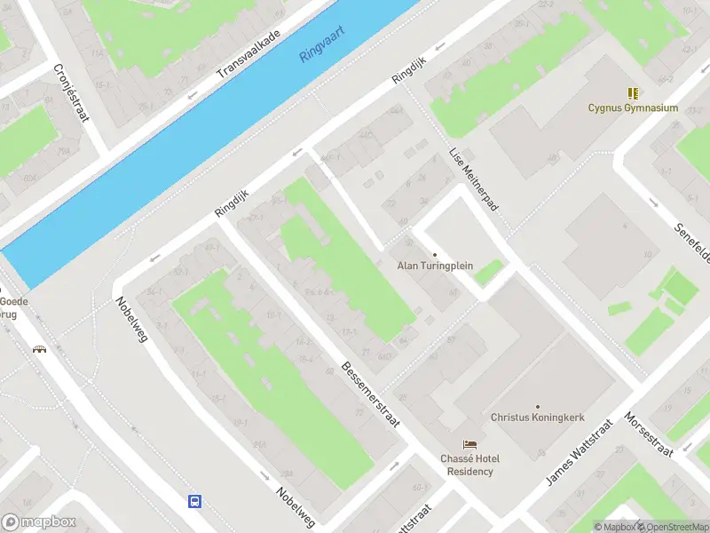 Brandweer met gepaste spoed naar de Ringdijk in Amsterdam