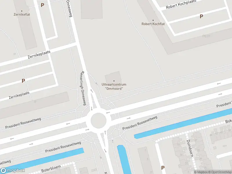 Ambulance met grote spoed naar de Kamerlingh Onnesweg in Rotterdam