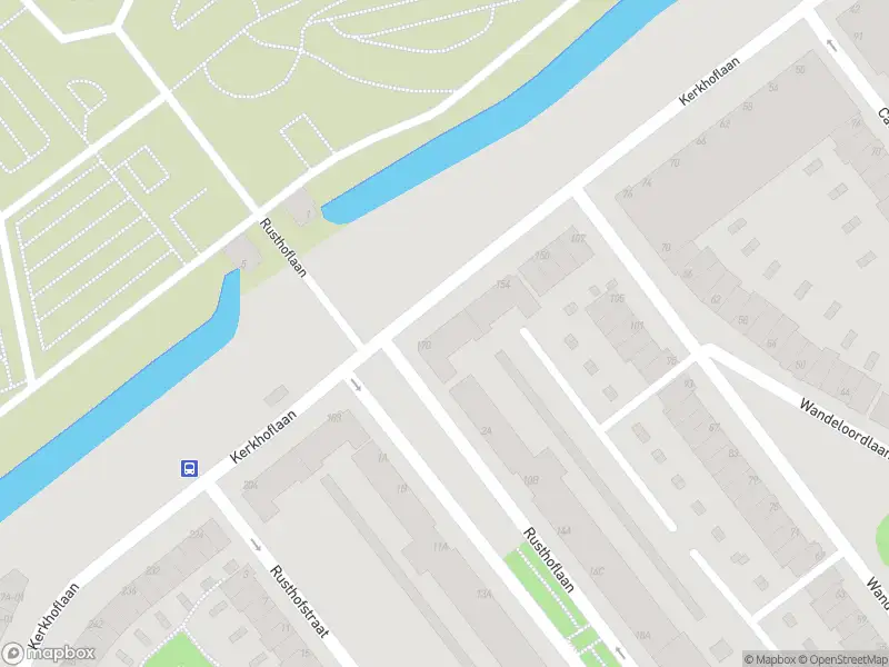Ambulance met gepaste spoed naar de Kerkhoflaan in Rotterdam