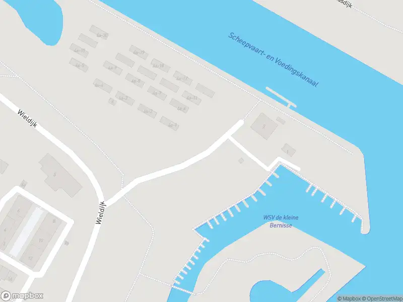 Ambulance met gepaste spoed naar de Wieldijk in Heenvliet