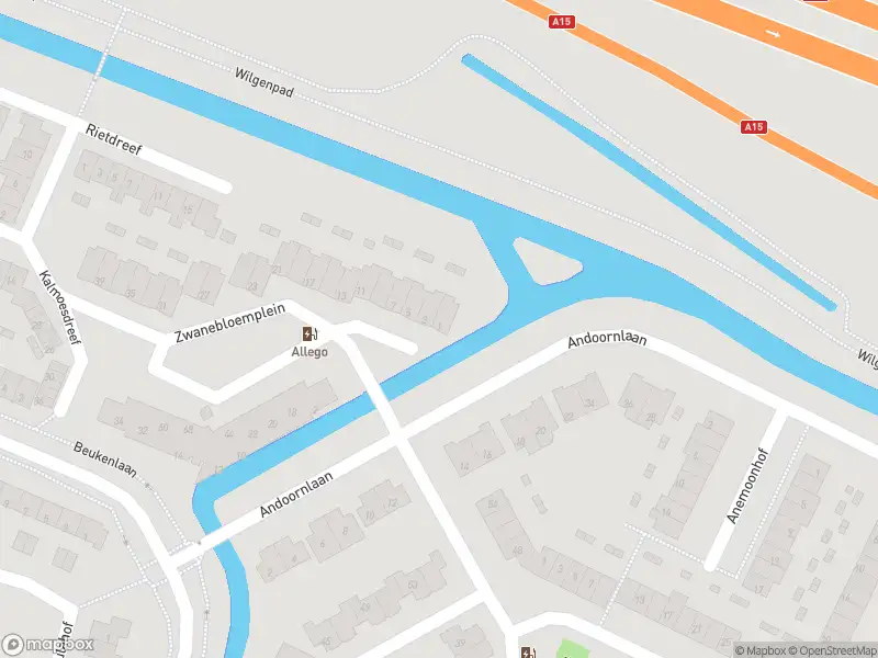 Ambulance met gepaste spoed naar de Zwanebloemplein in Papendrecht