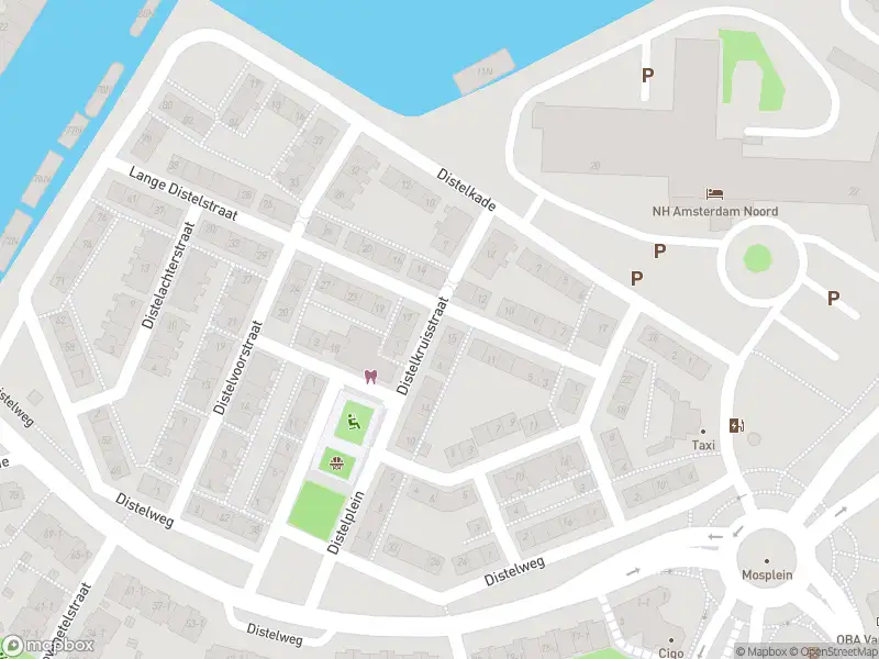 Ambulance met grote spoed naar de Distelkruisstraat in Amsterdam