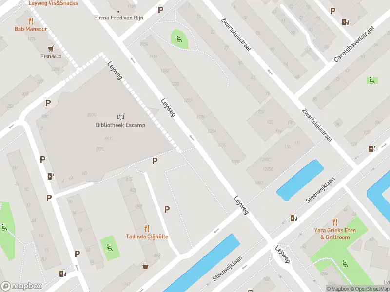 Ambulance met grote spoed naar de Paterswoldestraat in 's-Gravenhage